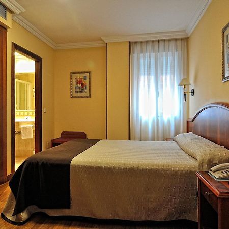 Hotel Alisi Аранда-де-Дуэро Экстерьер фото