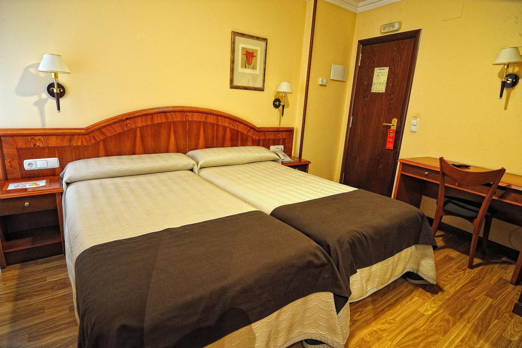 Hotel Alisi Аранда-де-Дуэро Экстерьер фото
